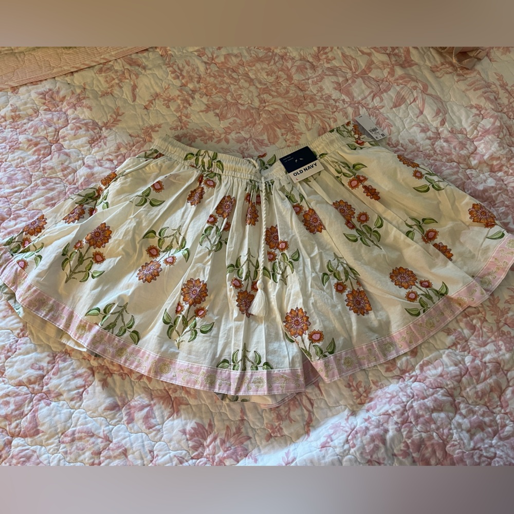 Old Navy HIGH-WAISTED VOLUME FLOUNCE SHORTS 2.5INCH INSEAM - VIRAL FLOWLY SHORTS